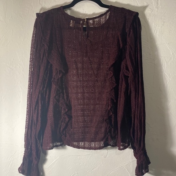 🖤‼️ NWOT “BLUE RAIN” Burgundy Lace Peasant Top - Picture 5 of 6